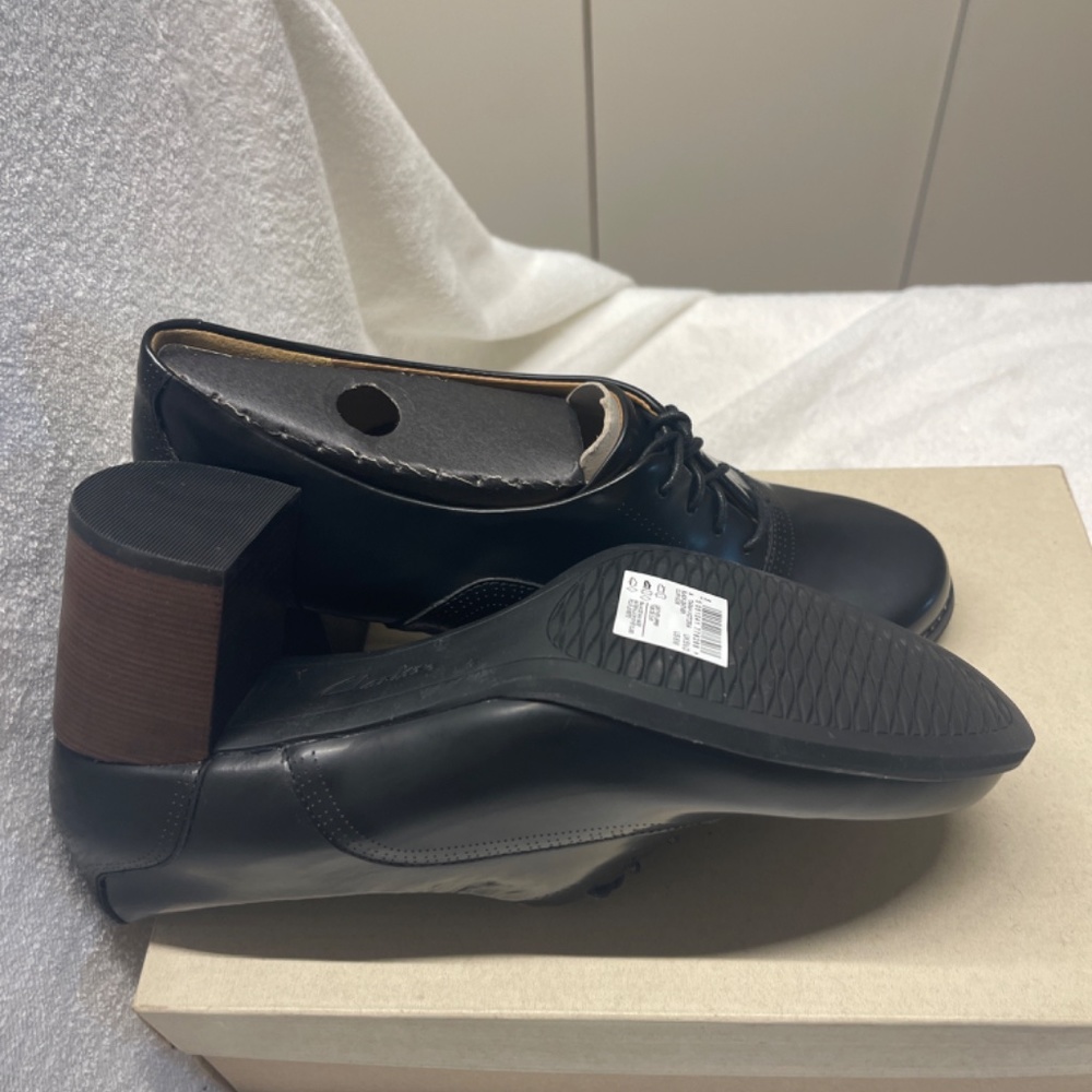 Clarks - Picture 9 of 9